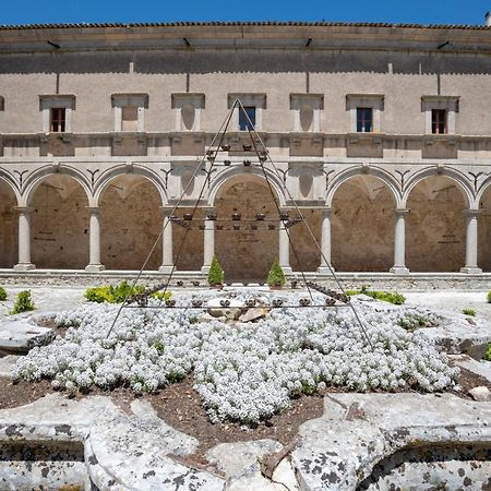 Abbazia Santa Maria Del Bosco Casa de hóspedes Contessa Entellina Exterior foto