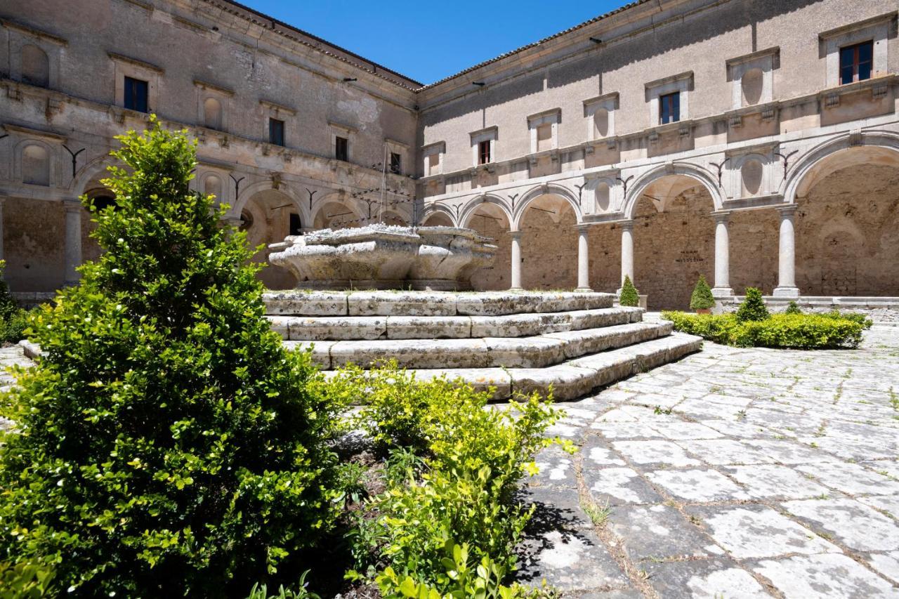 Abbazia Santa Maria Del Bosco Casa de hóspedes Contessa Entellina Exterior foto