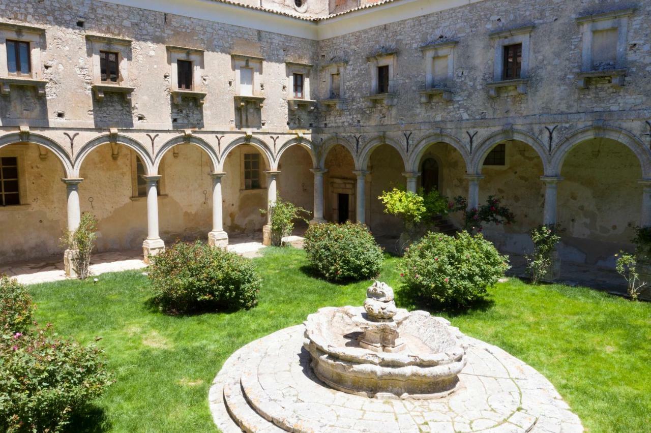 Abbazia Santa Maria Del Bosco Casa de hóspedes Contessa Entellina Exterior foto